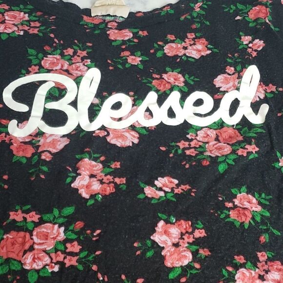 Day Trippin' Blessed Floral Shirt - Picture 8 of 9